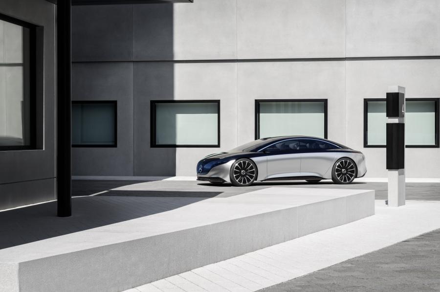  Mercedes-Benz Vision EQS 2019 года  (фото 39 из 54)
